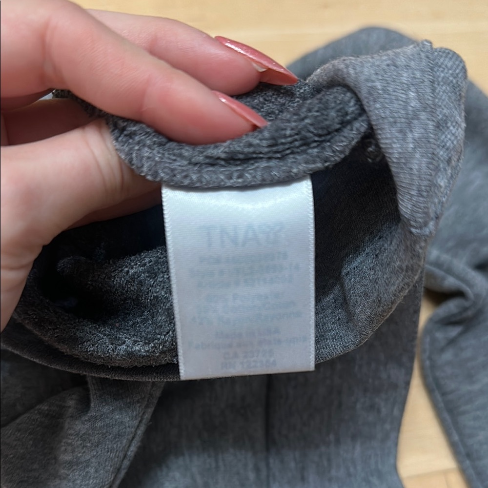 Aritzia Gray Fleece Cropped Long Sleeve | TNA - Picture 6 of 10